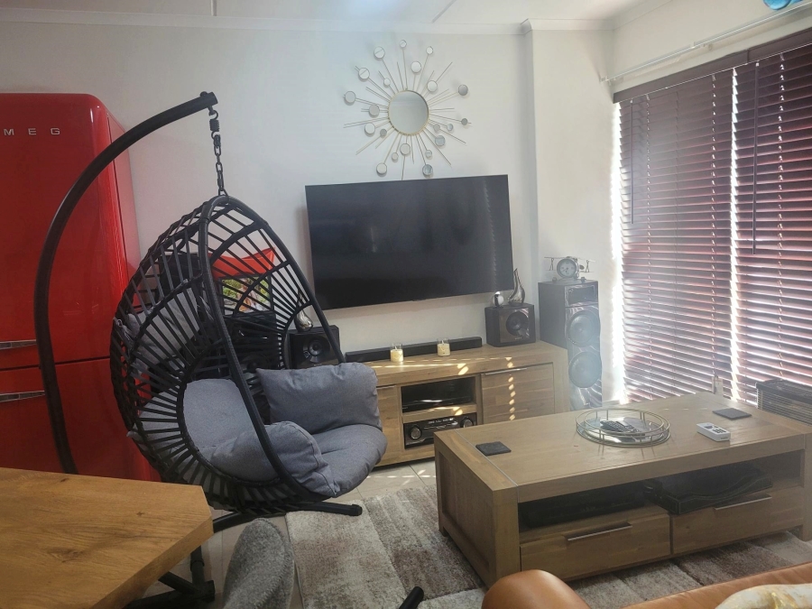 2 Bedroom Property for Sale in Stellendale Western Cape